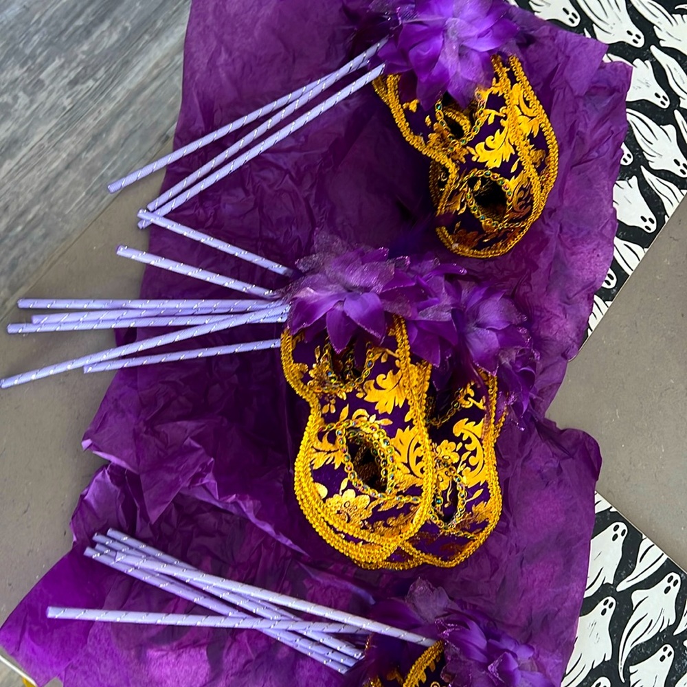 16 New Masquerade 🎭!